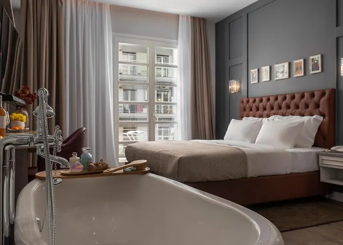 No 39 Svolou Apartment