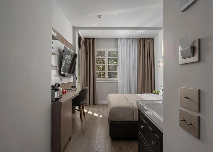 No 39 Svolou Apartment *