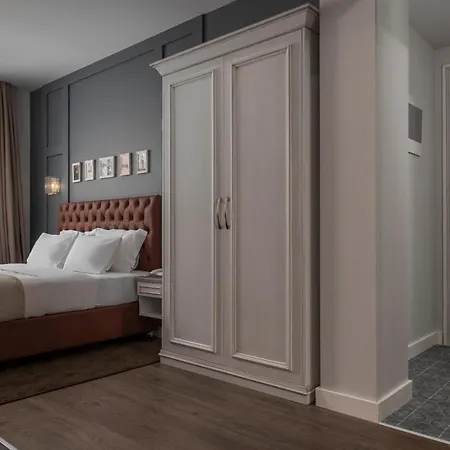 No 39 Svolou Apartment *