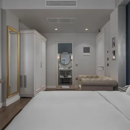 No 39 Svolou דירה